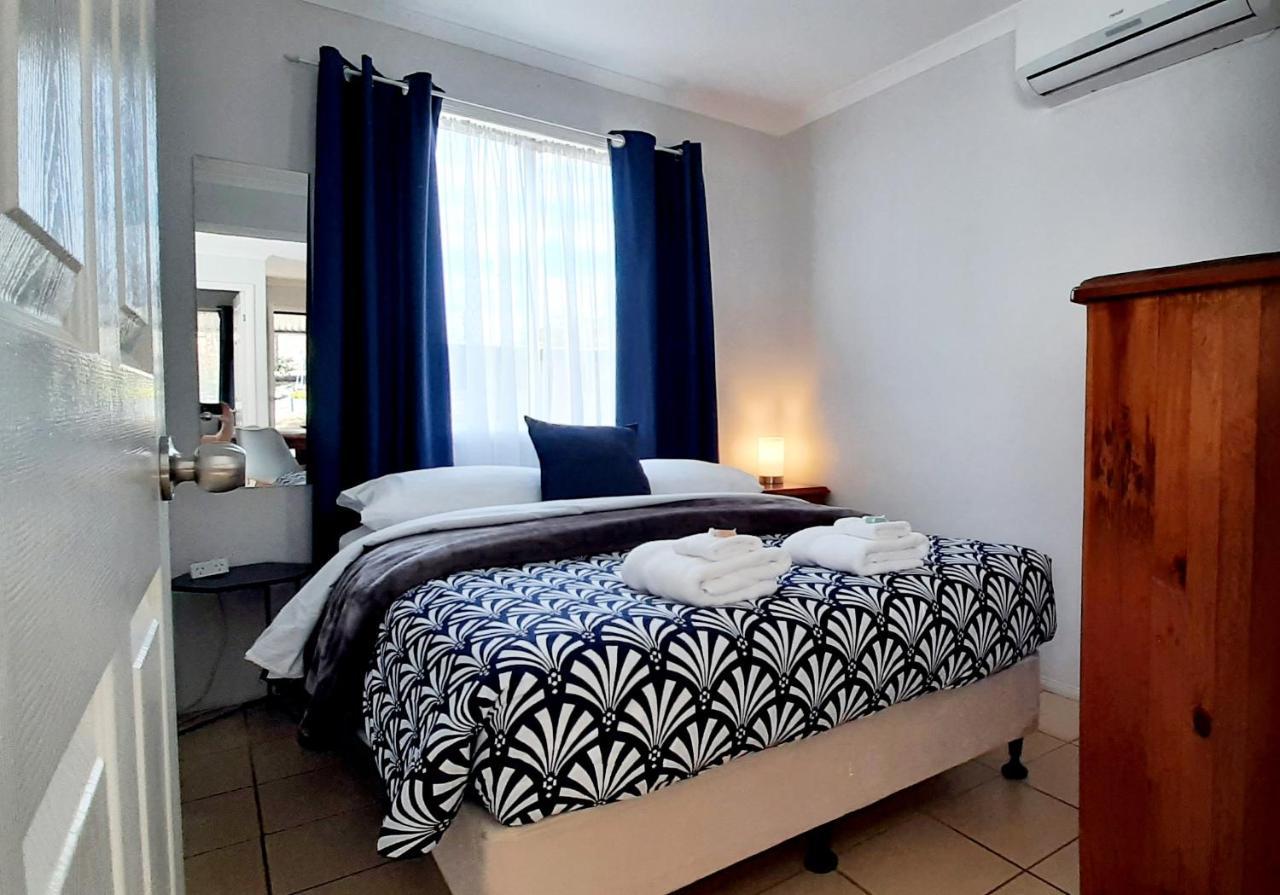 Mt Larcom Tourist Park Hotel Mount Larcom Kültér fotó