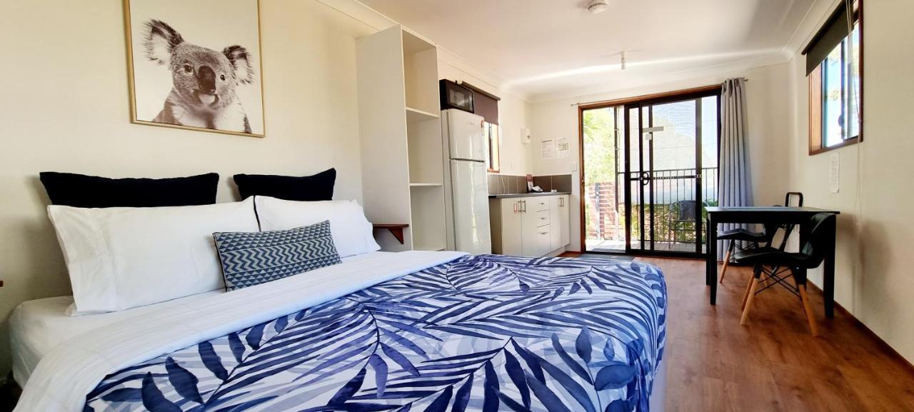 Mt Larcom Tourist Park Hotel Mount Larcom Kültér fotó